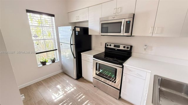 16727 Hemingway Dr, Weston, FL 33326