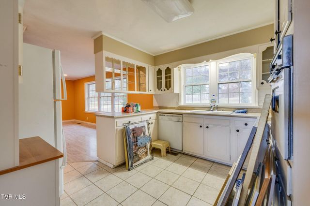 622 Lazy Lane, Kingsport, TN 37663