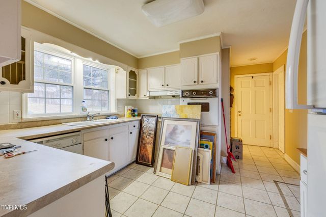 622 Lazy Lane, Kingsport, TN 37663