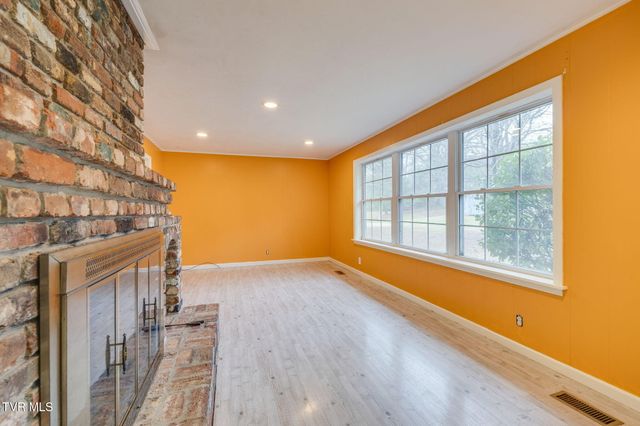 622 Lazy Lane, Kingsport, TN 37663