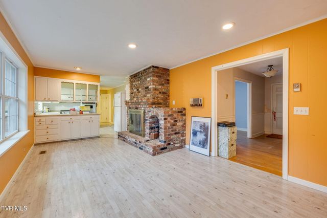 622 Lazy Lane, Kingsport, TN 37663