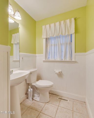 622 Lazy Lane, Kingsport, TN 37663