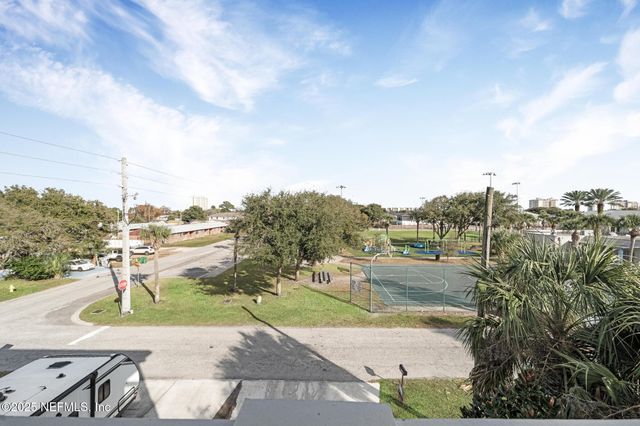 408 8TH Street S, Jacksonville Beach, FL 32250