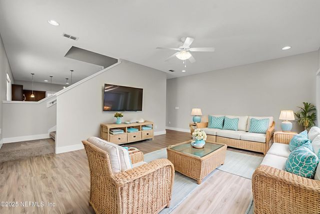 408 8TH Street S, Jacksonville Beach, FL 32250