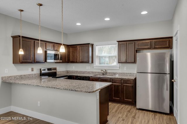 408 8TH Street S, Jacksonville Beach, FL 32250