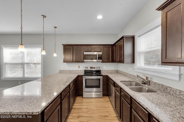 408 8TH Street S, Jacksonville Beach, FL 32250