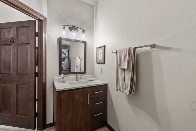 1074 W WILLIS WAY, Appleton, WI 54913