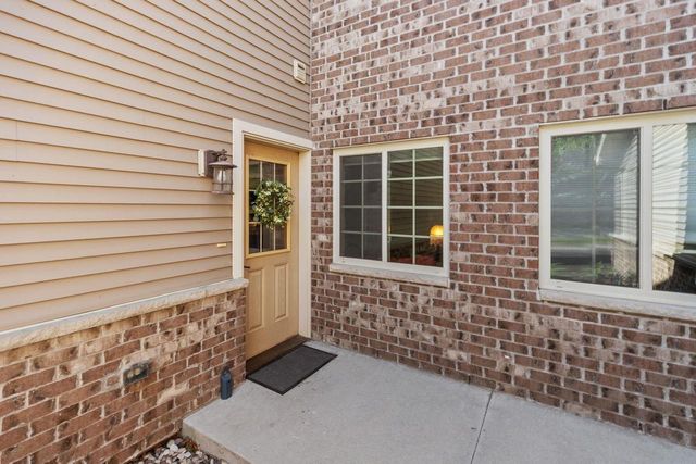 1074 W WILLIS WAY, Appleton, WI 54913