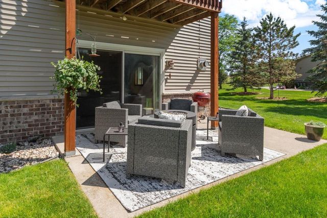 1074 W WILLIS WAY, Appleton, WI 54913