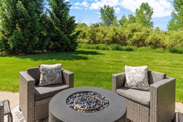 1074 W WILLIS WAY, Appleton, WI 54913