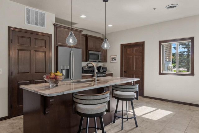 1074 W WILLIS WAY, Appleton, WI 54913