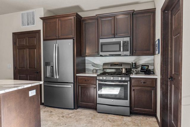 1074 W WILLIS WAY, Appleton, WI 54913