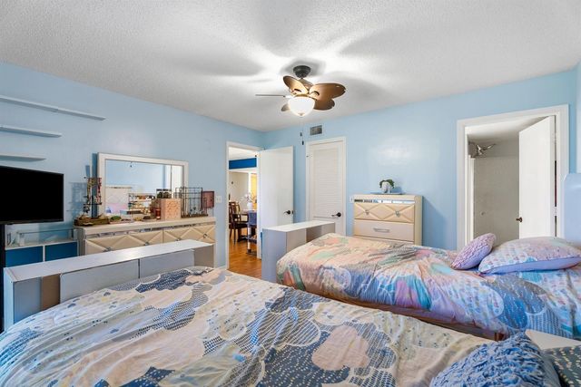 1201 SE Parkview Place G4, Stuart, FL 34994