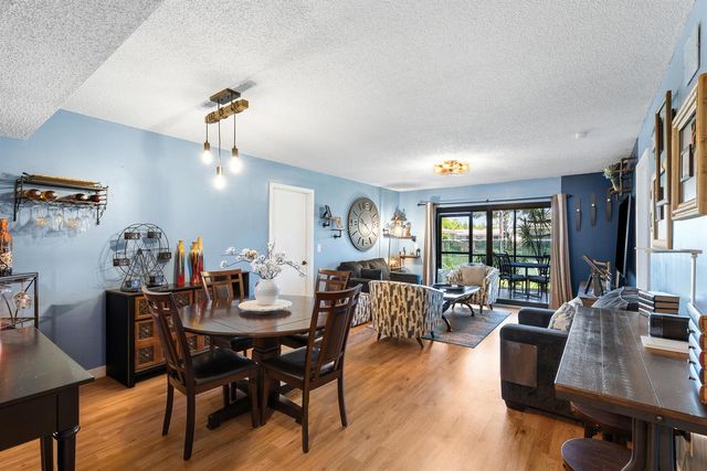 1201 SE Parkview Place G4, Stuart, FL 34994