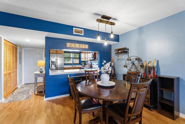 1201 SE Parkview Place G4, Stuart, FL 34994