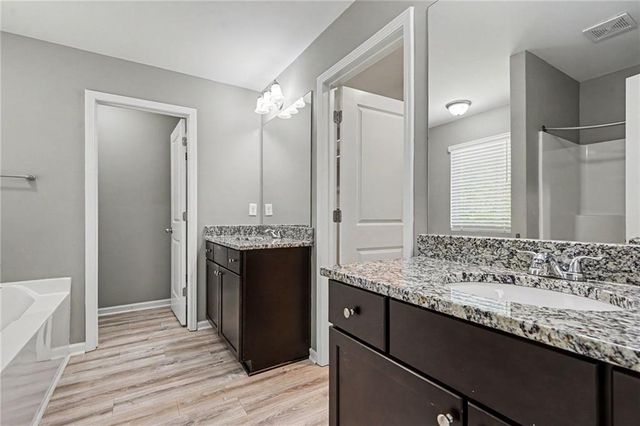 1128 Oak Hollow Lane, Hampton, GA 30228