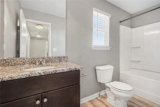 1128 Oak Hollow Lane, Hampton, GA 30228