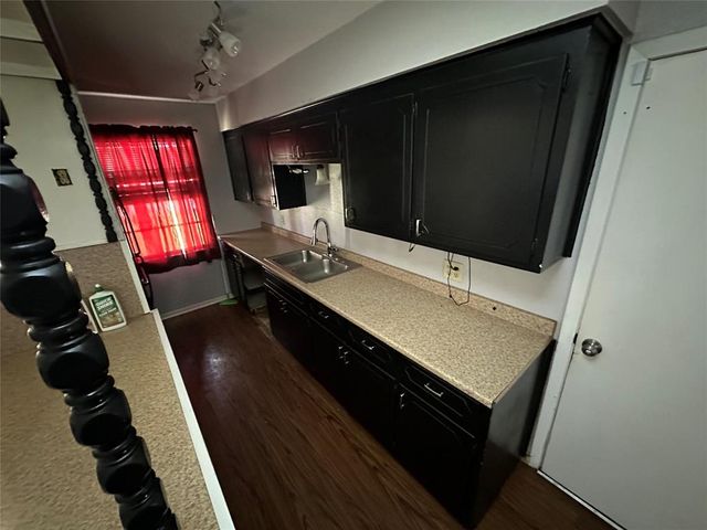 717 Circle Way, Alvin, TX 77511