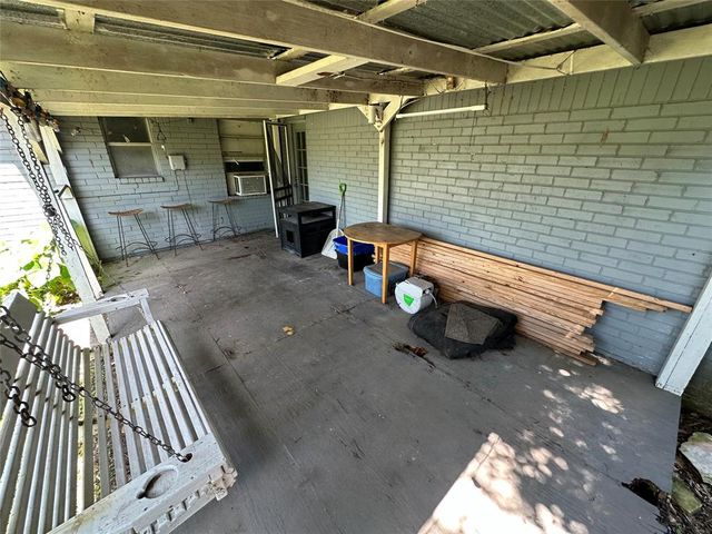 717 Circle Way, Alvin, TX 77511