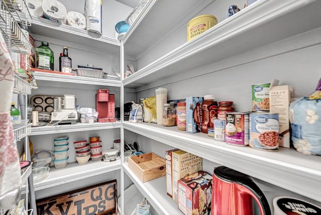 1328 Quail Run Circle, Bentonville, AR 72712