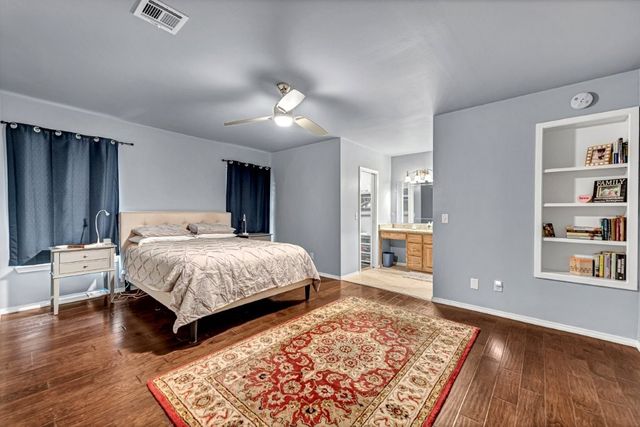 1328 Quail Run Circle, Bentonville, AR 72712