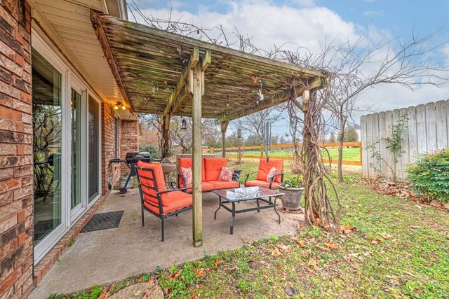 1328 Quail Run Circle, Bentonville, AR 72712