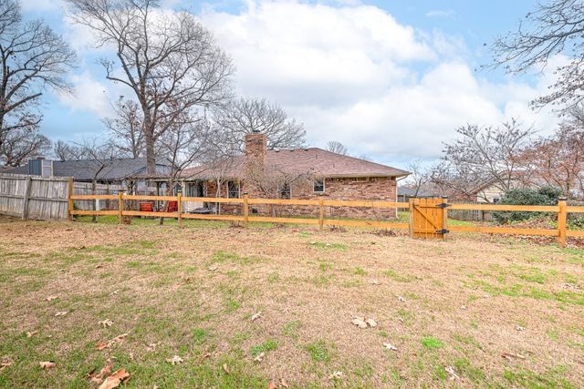 1328 Quail Run Circle, Bentonville, AR 72712