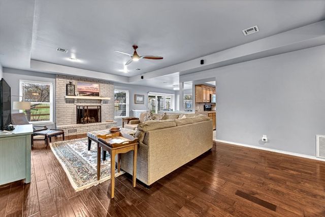 1328 Quail Run Circle, Bentonville, AR 72712