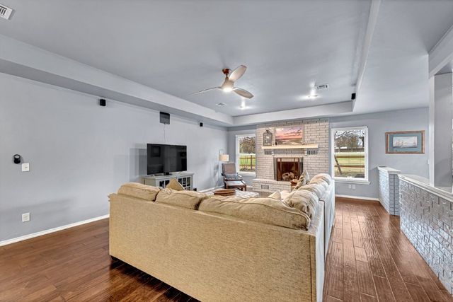 1328 Quail Run Circle, Bentonville, AR 72712