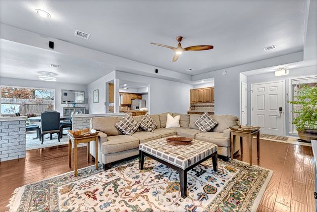 1328 Quail Run Circle, Bentonville, AR 72712