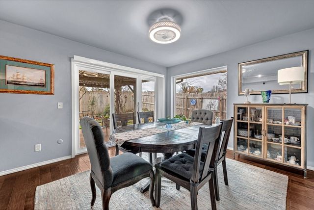 1328 Quail Run Circle, Bentonville, AR 72712