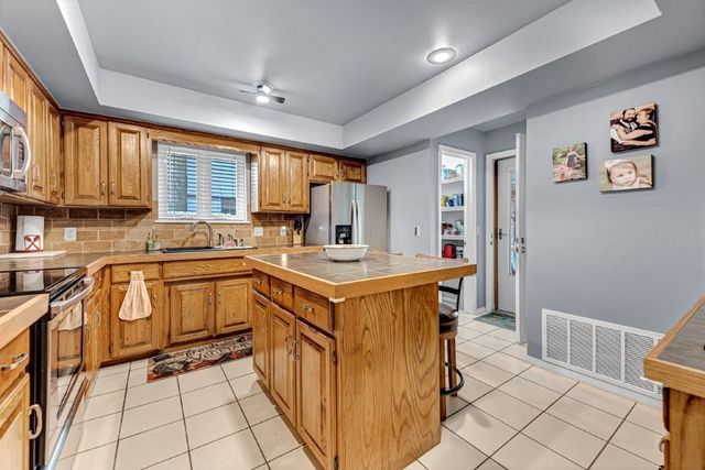 1328 Quail Run Circle, Bentonville, AR 72712