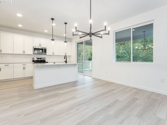 2063 Ne CURRIN CREEK Dr, Estacada, OR 97023