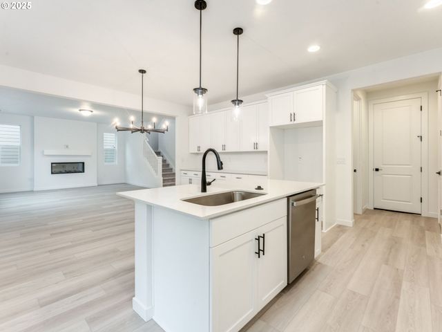 2063 Ne CURRIN CREEK Dr, Estacada, OR 97023