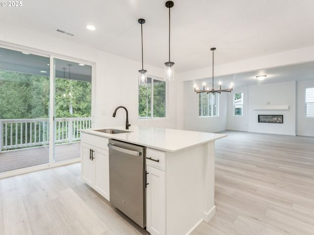 2063 Ne CURRIN CREEK Dr, Estacada, OR 97023