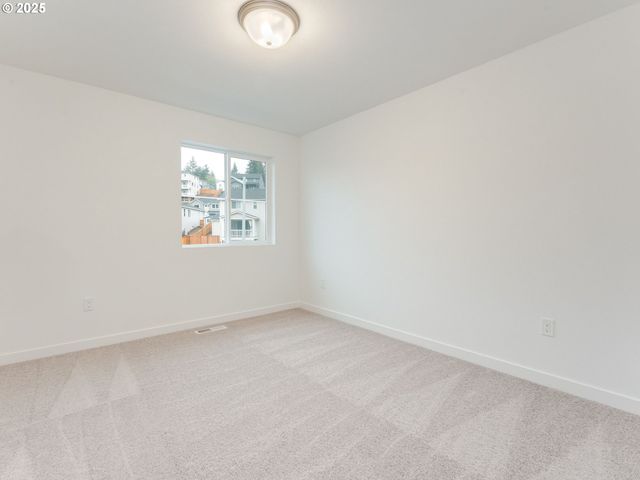 2063 Ne CURRIN CREEK Dr, Estacada, OR 97023