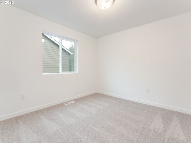 2063 Ne CURRIN CREEK Dr, Estacada, OR 97023