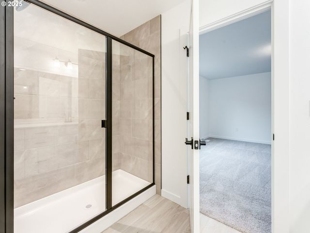 2063 Ne CURRIN CREEK Dr, Estacada, OR 97023