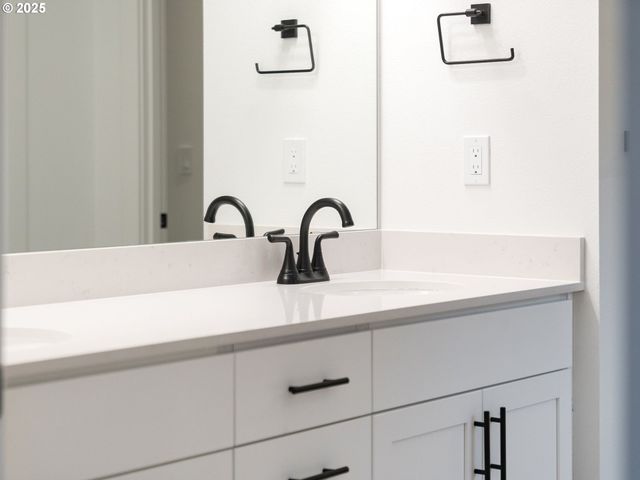 2063 Ne CURRIN CREEK Dr, Estacada, OR 97023