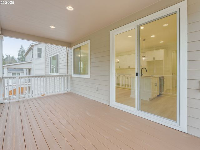 2063 Ne CURRIN CREEK Dr, Estacada, OR 97023