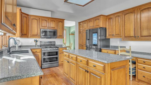 392 Ledgewood DRIVE, Fond Du Lac, WI 54937