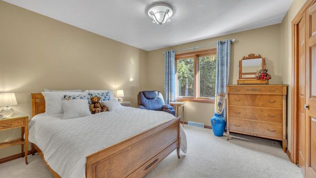 392 Ledgewood DRIVE, Fond Du Lac, WI 54937