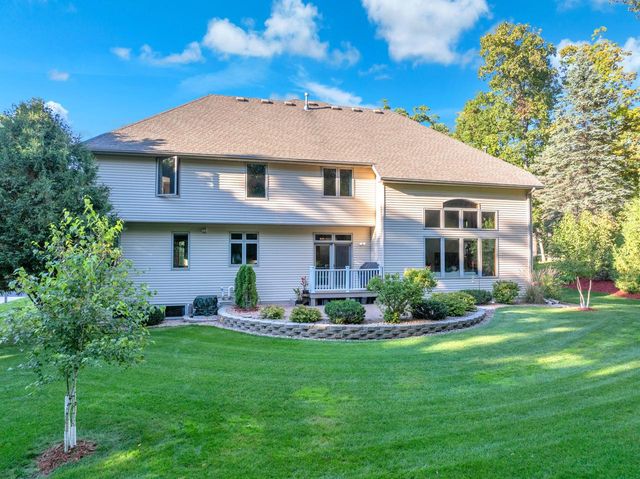 392 Ledgewood DRIVE, Fond Du Lac, WI 54937