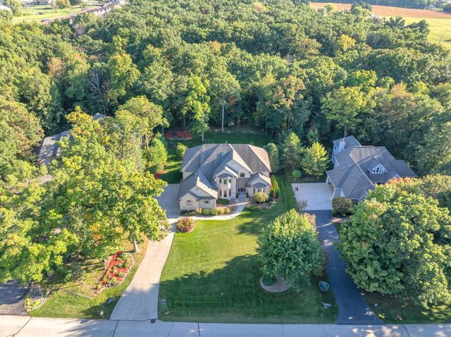 392 Ledgewood DRIVE, Fond Du Lac, WI 54937