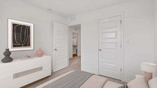 535 Cressmoor Boulevard, Hobart, IN 46342