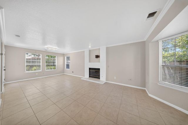 3829 Olivebranch Ln, Carmichael, CA 95608