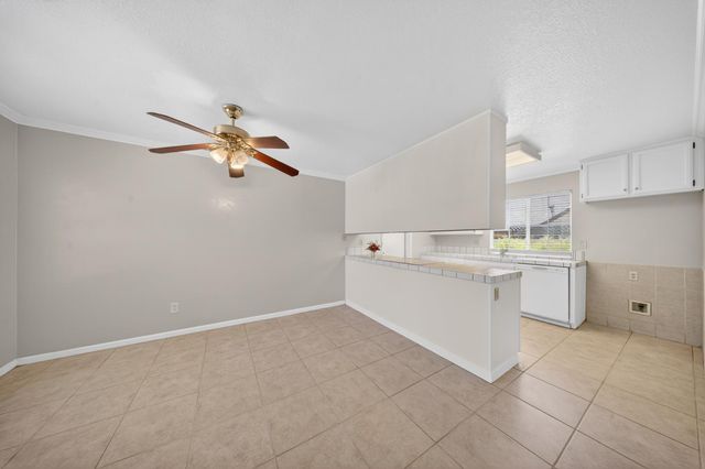 3829 Olivebranch Ln, Carmichael, CA 95608
