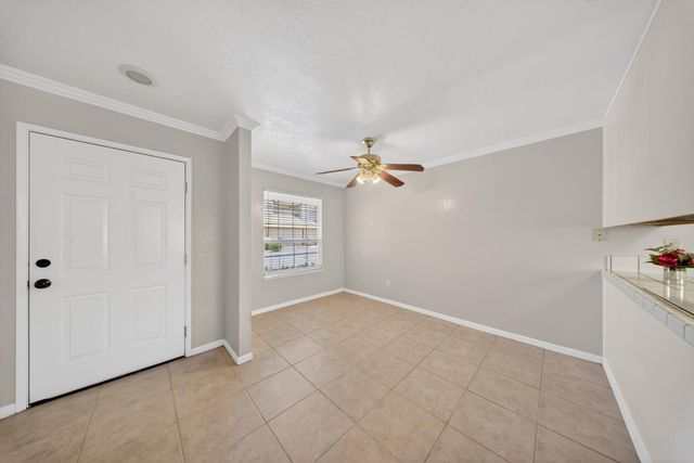 3829 Olivebranch Ln, Carmichael, CA 95608