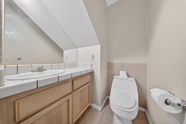 3829 Olivebranch Ln, Carmichael, CA 95608