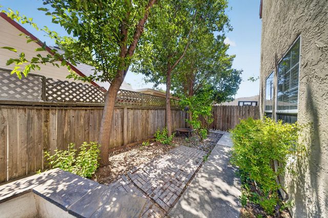 3829 Olivebranch Ln, Carmichael, CA 95608